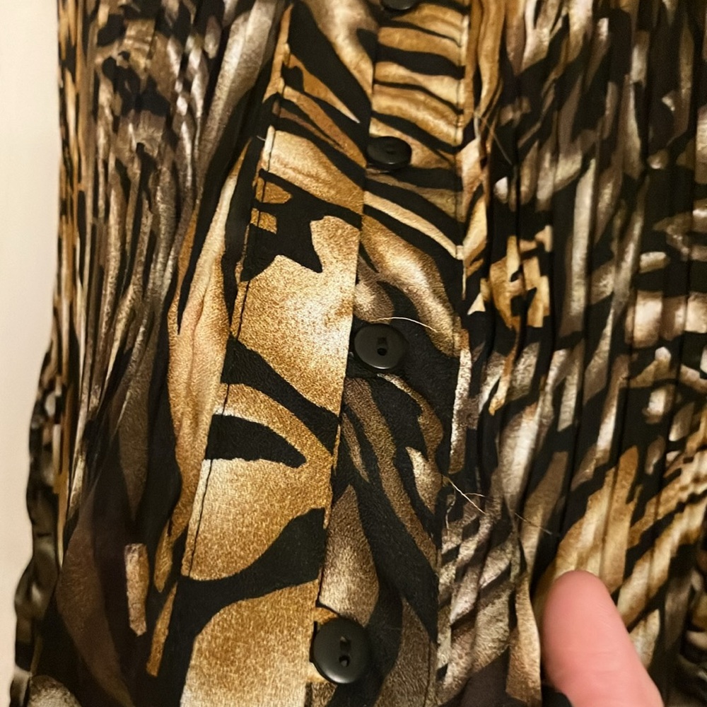 East 5th Sheer Ruffle Neckline Button Up Blouse Top Brown Sz Medium - Picture 3 of 5
